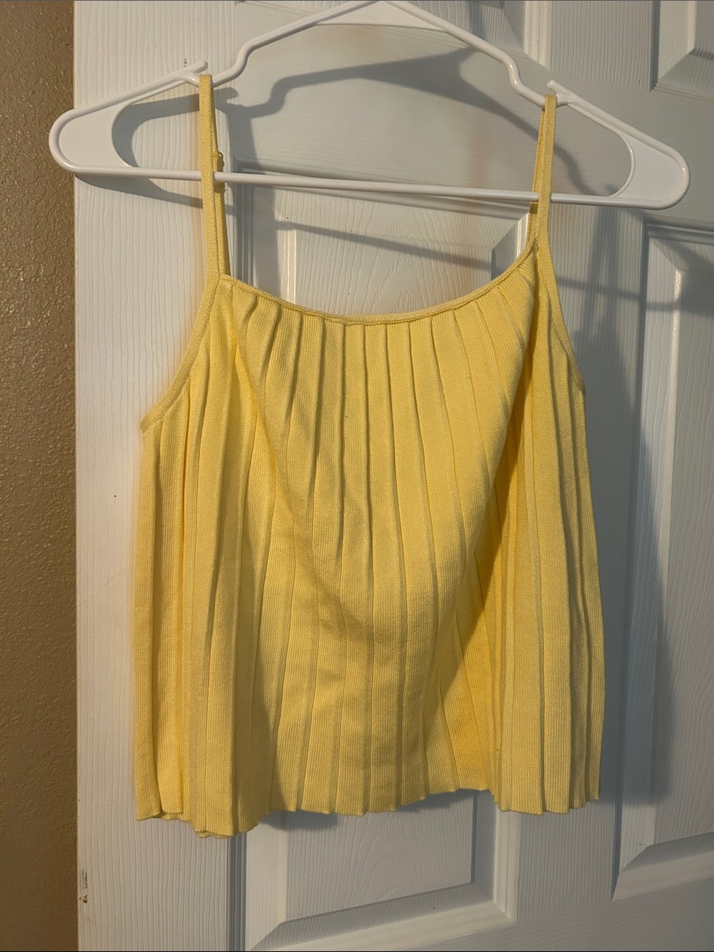 NWT Yellow pleated Abercrombie and fitch sweater tank top size small